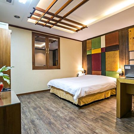 Fiore Hotel Гуми Экстерьер фото
