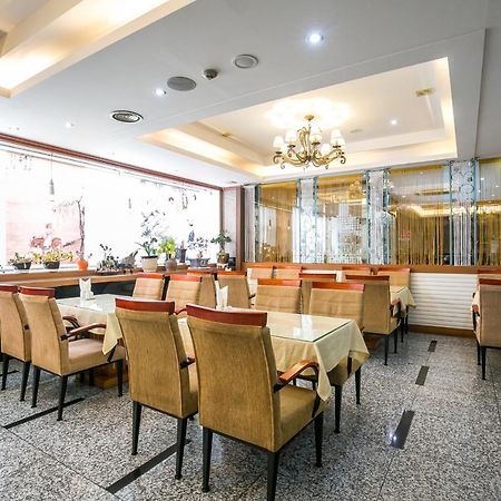 Fiore Hotel Гуми Экстерьер фото