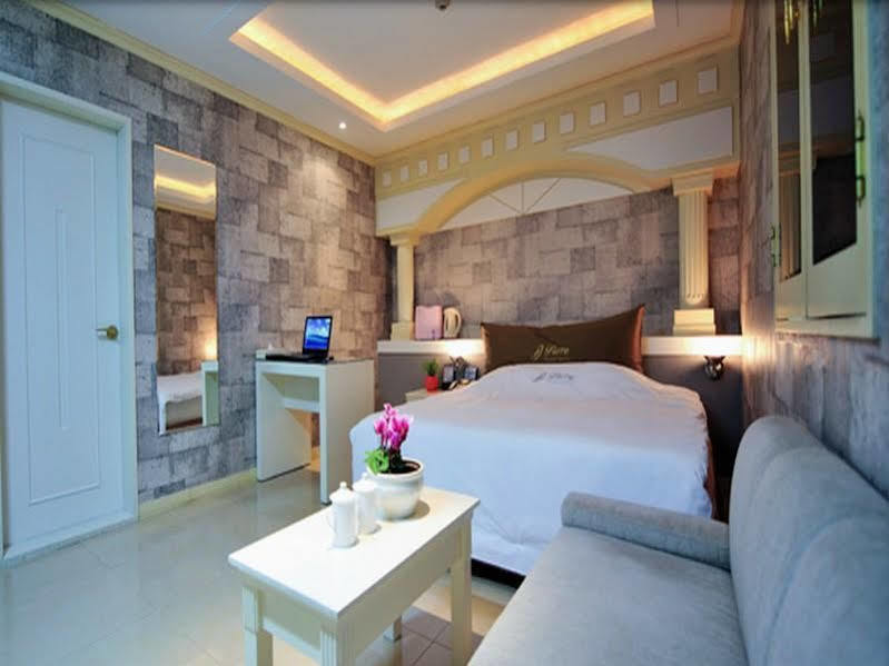 Fiore Hotel Гуми Экстерьер фото