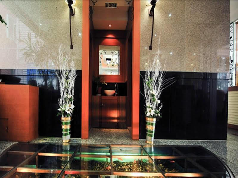Fiore Hotel Гуми Экстерьер фото