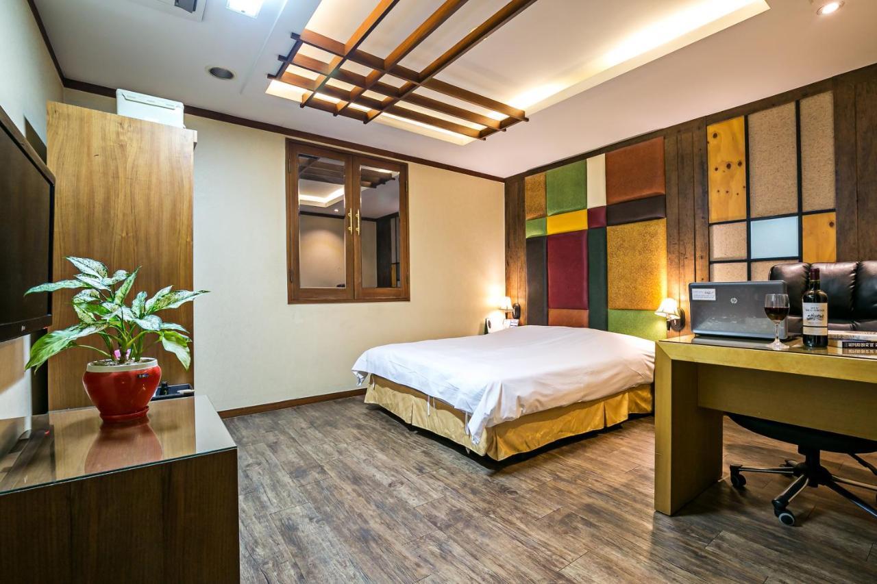 Fiore Hotel Гуми Экстерьер фото