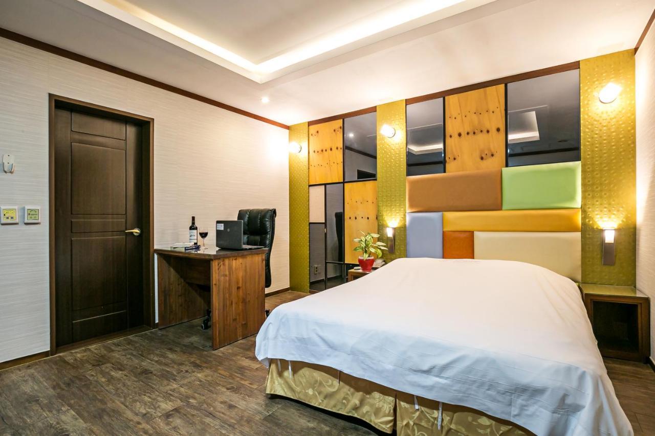 Fiore Hotel Гуми Экстерьер фото
